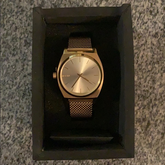 Brand New Nixon Watch - Time Teller Milanese - Picture 3 of 3